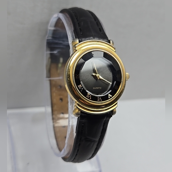 Womens Vintage LA Express LAX572 Watch Faceted Crystal Gold Leather New Battery - Picture 3 of 11